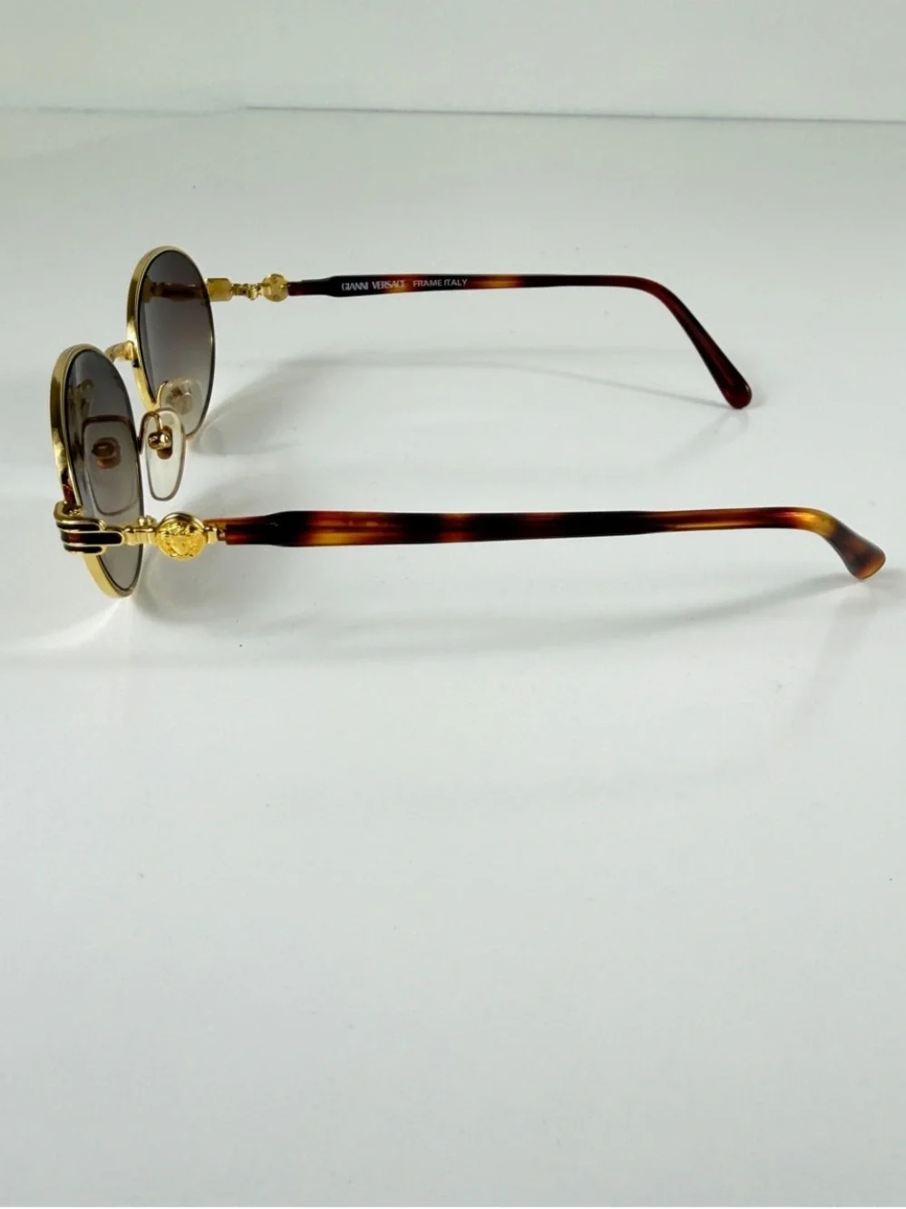 Vintage Gianni Versace Mod G51 Col 56 L Medusa Gold Havana Sunglasses Full Set